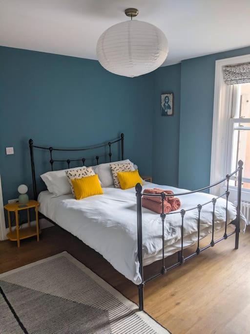 Stylish And Colourful Flat Minutes From The Beach Margate Exteriér fotografie